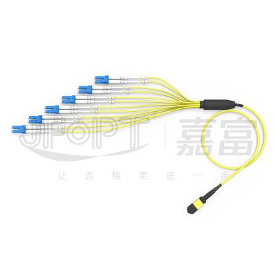 中国 Unequal Length design MPO-LC adapts complex wiring environments SM Breakout Cable 12 Fiber Customizable LC DX Patch Cord 販売のため