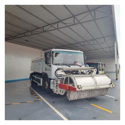 China Road Sweeper Truck Cleaning Width Of 3.8m Efficient Watering At 7-20km/H for sale