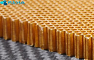 China Sound Insulation Aramid Honeycomb Panels Satin Weave Pattern 120 G/M2 for sale