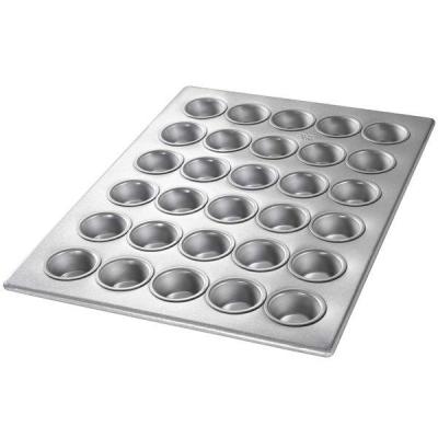 China Zilveren Gecanneleerd Aluminiumbaksel Tray In Microwave Foodservice NSF 26200 Legering Mini Bundt Cake Pans Te koop