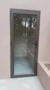 中国 耐久アルミニウム正面玄関は蝶番を付けたり/外部のガラス振動ドアの商業ドア ヒンジの二重通用口の蝶番 販売のため