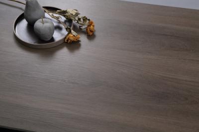 中国 Wood Effect Porcelain Tiles From Italy Anti-Skid Wood Grain Effect Ceramic Tiles In Indoor Bedrooms And Living Rooms 販売のため