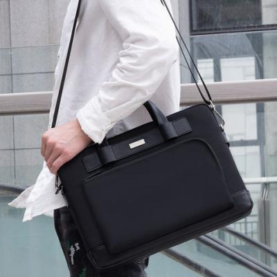 China Bolsa de mensageiro personalizada Porta-Laptops Casso com Faixa de ombro Cor preta à venda