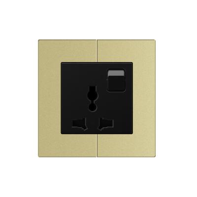 China Universal 13A Plug Socket 3 Round Holes Aluminum Material Frame for sale