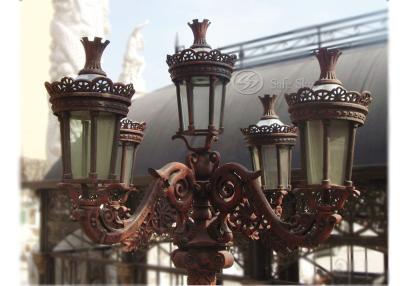 China Outdoor Street Garden Decoration Cast Iron Lamp Post for sale