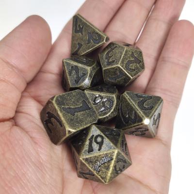 China Hand Carved Durable For Savage World Sturdy Hand Multipurpose Metal Polyhedral Dice Set à venda