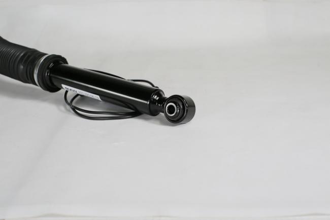 Rear Mercedes Benz Airmatic Suspension W221 S Class 2213205513 2213205613 1