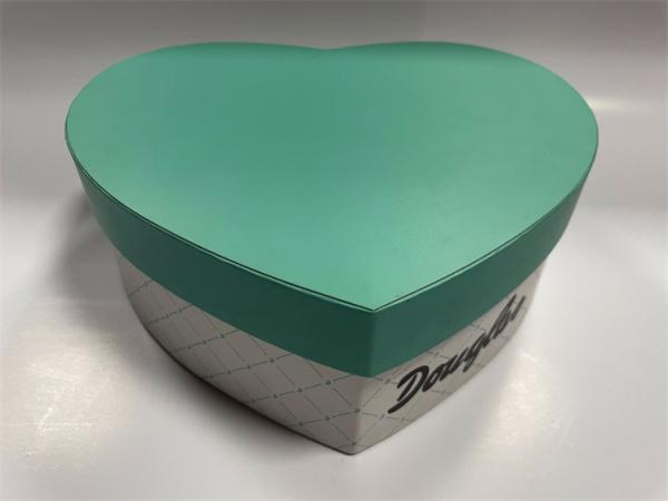 Quality CMYK Rigid Gift Box Green Heart Shaped Cardboard Box Magnetic Closure for sale