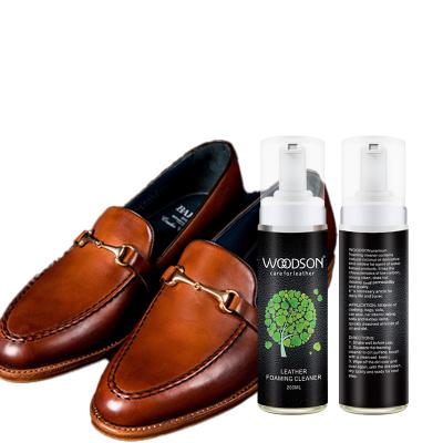 China Shoe Leather Foaming Cleaner 200ml Characteristics Of Low Carbon Strong Clean for sale