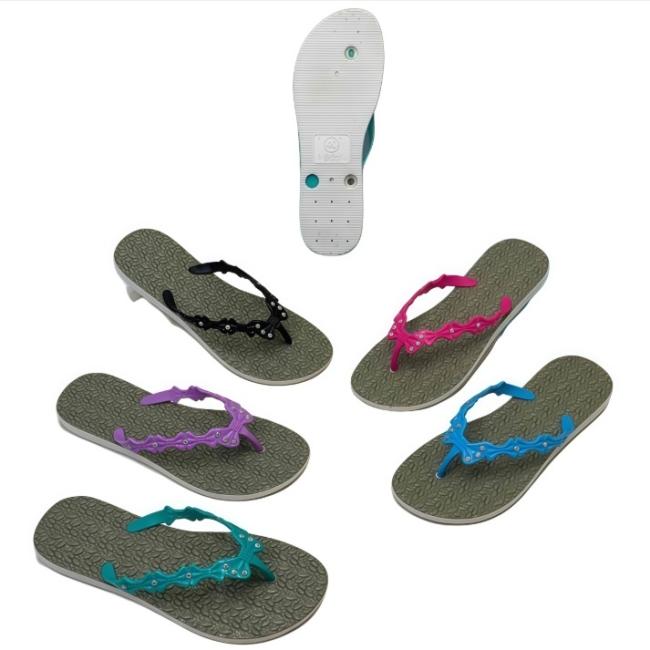PVC Women Wood Grain Texture Sole Thongs Wavy Rhinestone Strap Multiple Colors