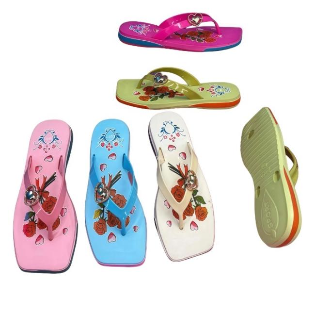 Wholesale EVA Women Rose Heart Print Flip Flops Metal Heart Decoration Multiple Colors