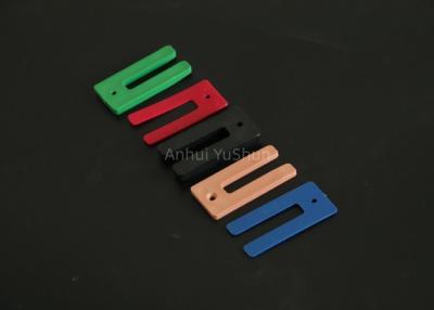 China 3.2mm Horseshoe Tile Shims 1000 Plastic Window Glazing Packers ODM for sale