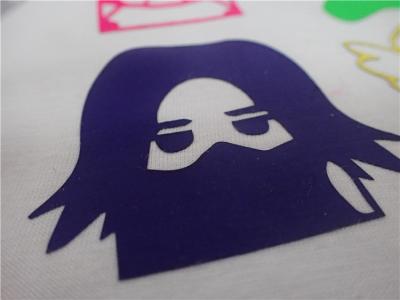 China Etiquetas do vestuário da transferência térmica de Tearproof, etiqueta colorida do silicone para a roupa à venda