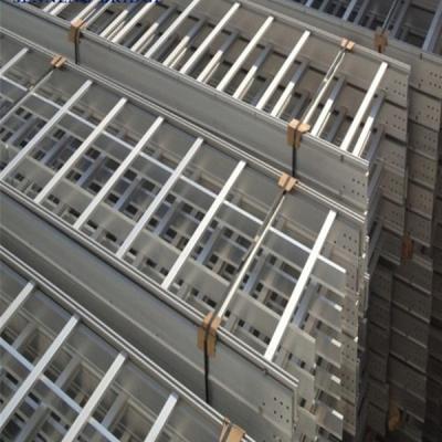 China Bandeja de aço inoxidável do entroncamento do cabo de Tray And Cable Ladder Metal do cabo à venda