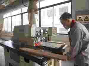 OEM/ODM Customized China Manufacture of Solid Wood Frame Desk for Villa, Resort, Apartment and Hotel Projects