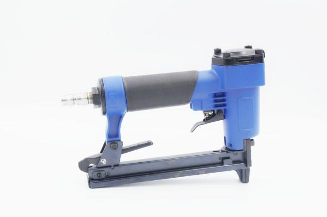 Top-Rated Durable 21 Gauge Fine Crown Air Pneumatic Staple Gun Air Stapler 8416 for Furniture Decoration