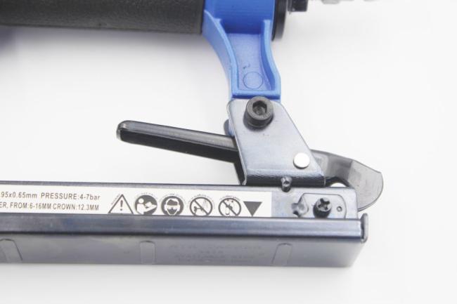 Top-Rated 21 Gauge Fine Crown Air Pneumatic Staple Gun Air Stapler 8416 for Furniture Decoration