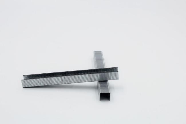 Hot Sale 84 Series Galvanized Industrial Wire Staples 20 Gauge with High Quality 8406