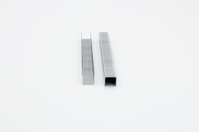 84 Series Galvanized Industrial Wire Staples 20 Gauge with High Quality 8416