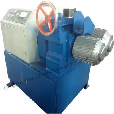 China Semi Automatic Waste Tire Recycling Machine For Making Rubber Powder for sale