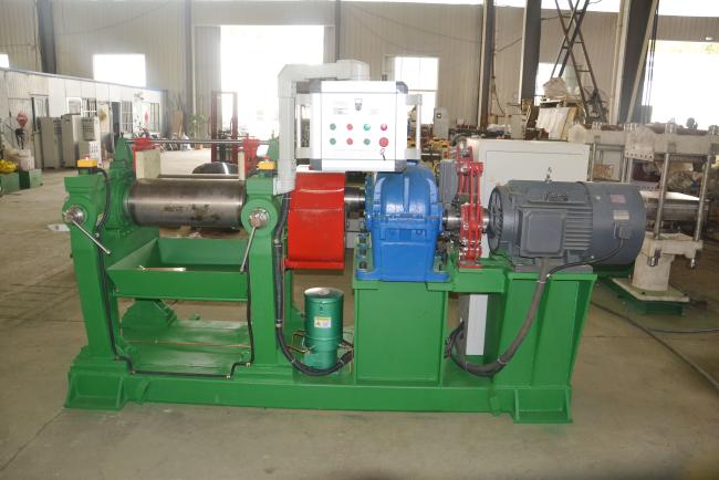 XK-250 Rubber Mixing Machine operational view