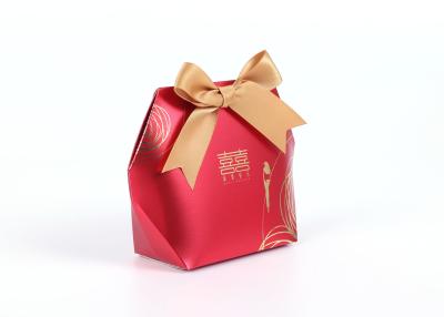 中国 印刷されたロゴのギフトのパッキング紙袋、贅沢な結婚の紙袋0.6mmの厚さ 販売のため