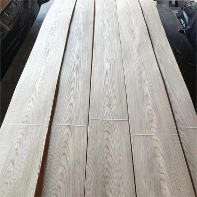 中国 Factory sales of natural white oak veneer 0.3mm0.5mm1mm furniture, cabinet doors, walls, decorative wood veneer 販売のため