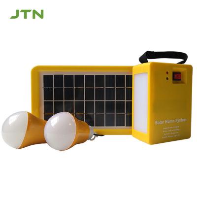 China Sistema de iluminação de kit de painel de energia solar de 10W para campistas de RV à venda