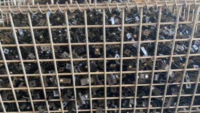 China liberação rápida de grampos de carimbo grossa da mola do metal da tiragem profunda de 10mm à venda
