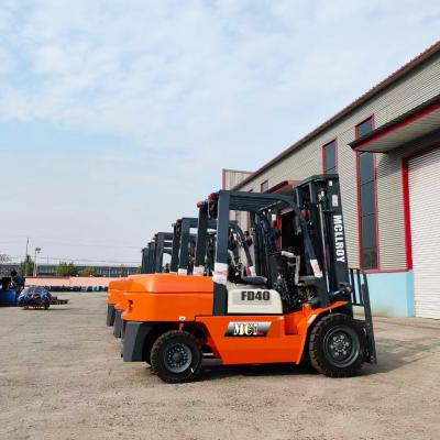 China 4 Wheel Drive Warehouse Forklift FD40 4000KG Diesel Forklift 21km / Hour for sale