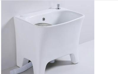 中国 浴室の磁器の洗濯のたらいの白い陶磁器のモップの洗浄たらいの流し 販売のため