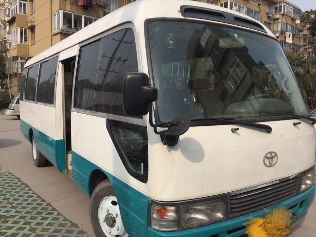 29 seats used Toyota Gasoline bus left hand drive engine 6 cylinder TOYOTA coaster bus for sale
