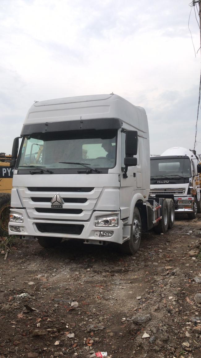 howo tractor truck sinotruck for sale