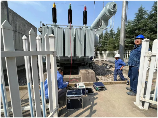 Dielectric Loss Tester in Field Operation