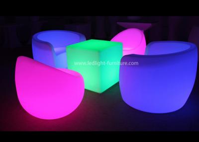 China Único grupo impermeável exterior da mobília do sofá da luz do diodo emissor de luz com a tabela do cubo do fulgor à venda