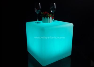 Chine Meubles en plastique de boîte de nuit lumineux par Seat de cube en RVB LED avec à télécommande à vendre