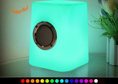 China Luz sem fio do cubo do diodo emissor de luz/candeeiro de mesa musical do diodo emissor de luz com orador de Bluetooth à venda