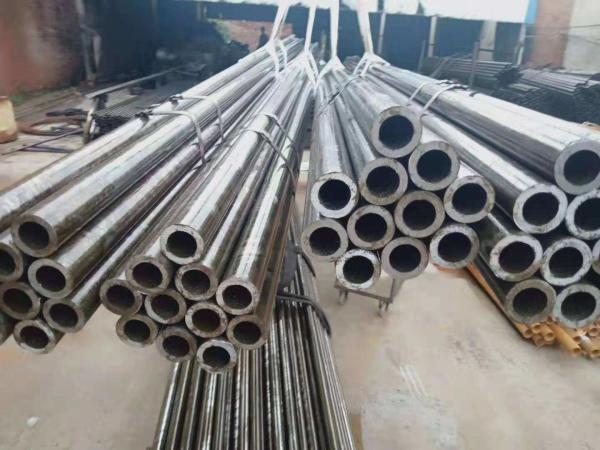 Quality Aisi ASTM Stainless Steel Round Pipes 201 Stainless Steel Tube 5.8m To 12m for sale