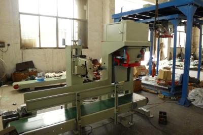 China Gross Weighing Bean / Rice / Grain Bagging Machines 200 Bags / Hour for sale