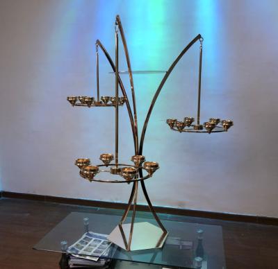 China Iron Metal Hanging Candelabra Centerpiece Gold Metal Flower Stand 120cm for sale