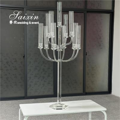 中国 Beautiful Clear Glass Crystal Candelabra With Tall Glass Jars For Wedding Centerpieces 販売のため