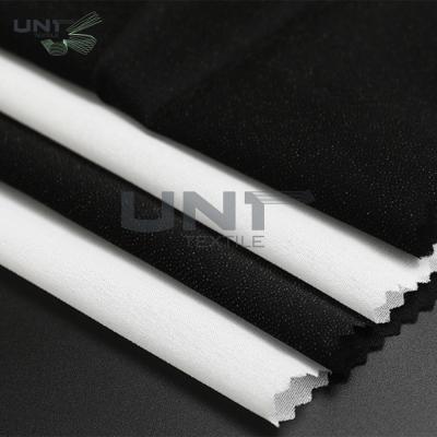 Chine Interface fusable noire d'armure toile, fusion tissée par 50gsm de tissu à vendre
