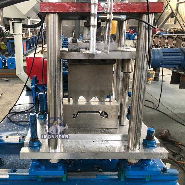 Roll forming machine