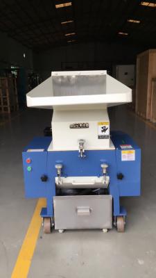 China Central Fast-speed Gray Granulating Machine / Shredder / Granulator SKD-11 OG-30FS for large plastic defect Cuttings for sale
