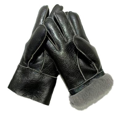 China Warm Black Mens Lambskin Gloves Solid Pattern Sheepskin for sale