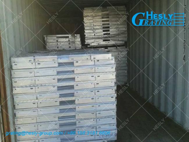 HESLY Steel grating stair treads