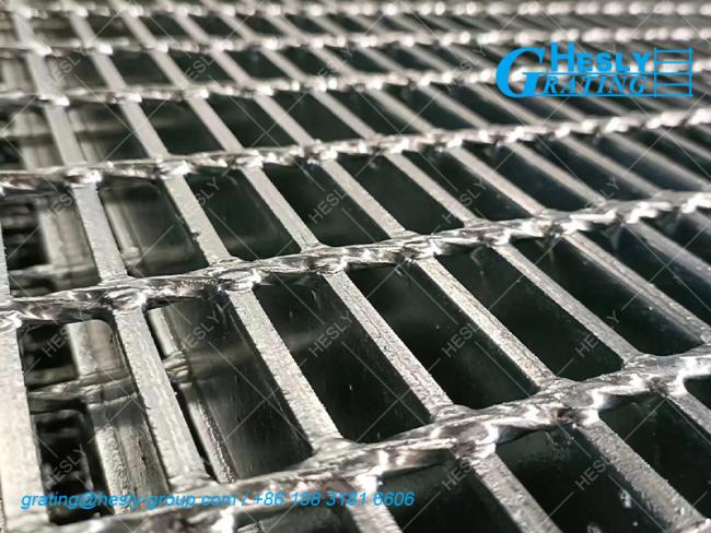 Hot dipped galvanised bar grating