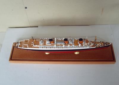 Chine Mesurez le modèle à extrémité élevé de Queen Mary de 1:900, bateaux Handcrafted de modèle pour la collection d'anniversaire à vendre
