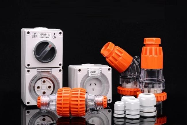 3 Round Pin 10A 20A 32A Industrial Waterproof Combo Switch and Sockets 56CV332 for Australia Standard