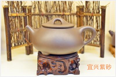 China Classical Yixing Zisha Teapot With Filter Environmental Protection Purple Sand for sale